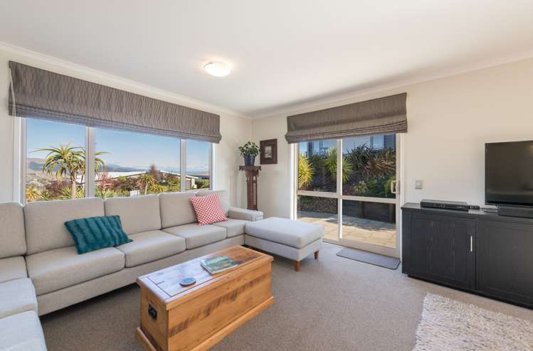 369 Princes Drive Britannia Heights_11