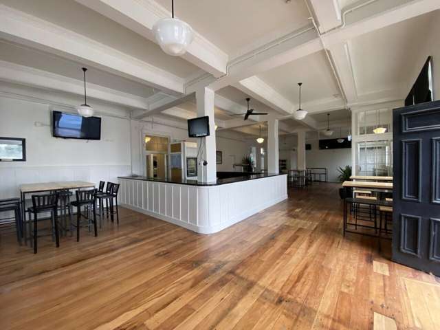 63 High Street North Carterton_2