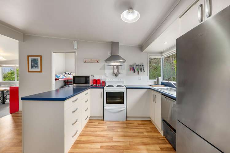 1755 Queen Charlotte Drive Queen Charlotte Sound_10