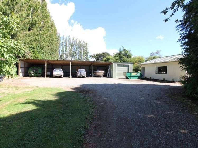 15 Toogood Road Winton Surrounds_15