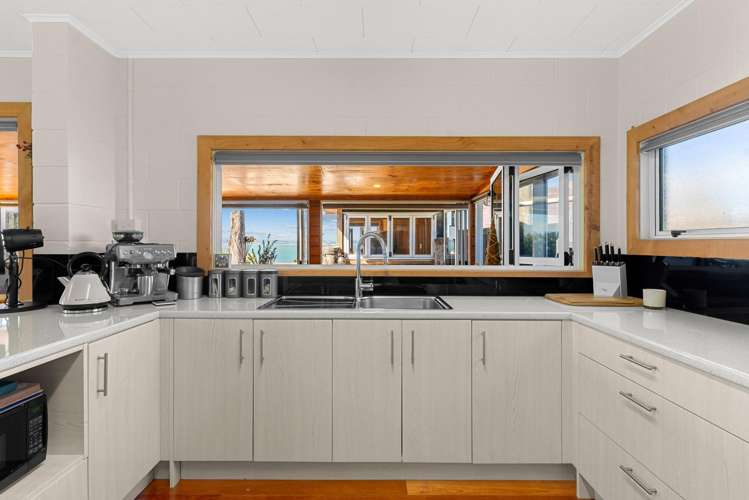 8 Signal Station Road Pouto_31