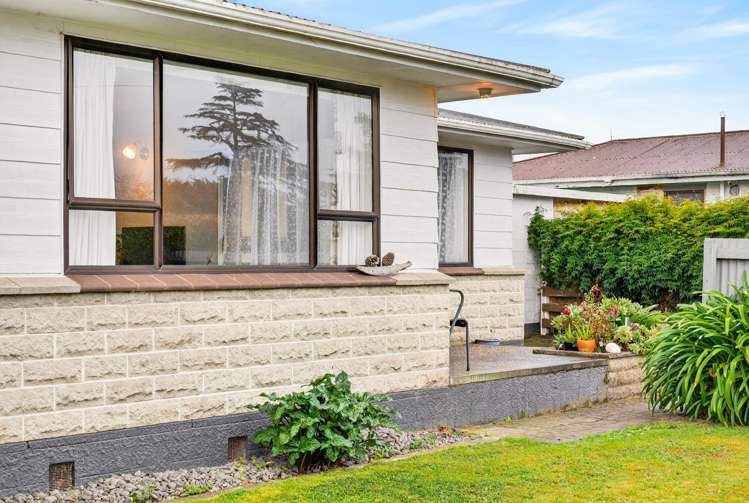 2A Read Crescent Clive_17