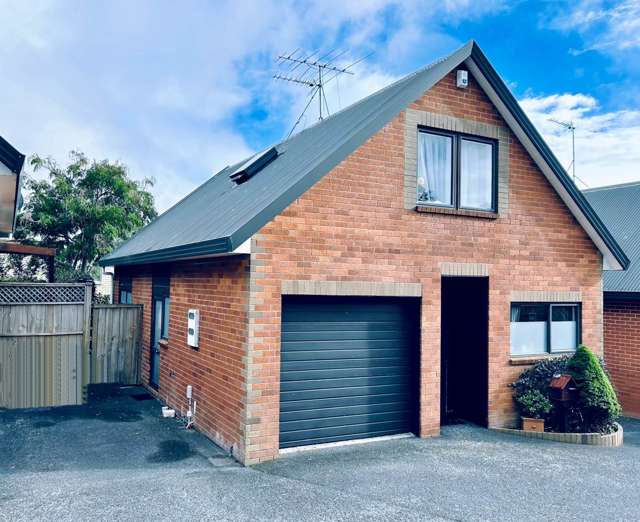 Well maintained, solid structure, prime location!