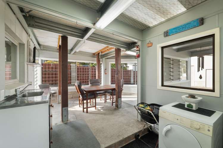 5 West Crescent Te Puru_25