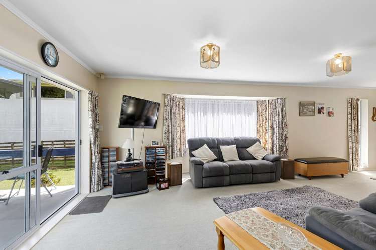 2/350 Stokes Valley Road Stokes Valley_4