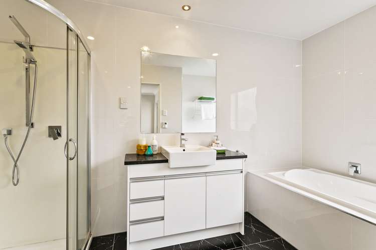 311b Great North Road Henderson_12