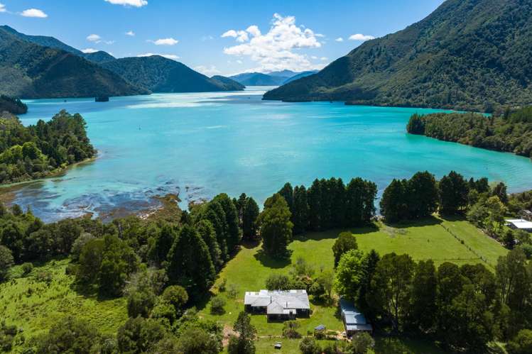 1 Nydia Bay Pelorus Sound_11