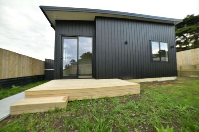 Brand New Modern 2BR Unit in Stanmore Bay!