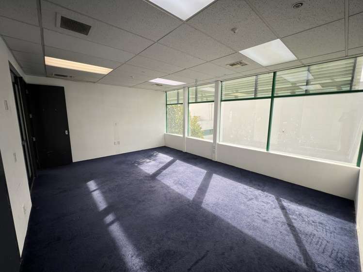 Level 1/5 William Pickering Drive Albany_5