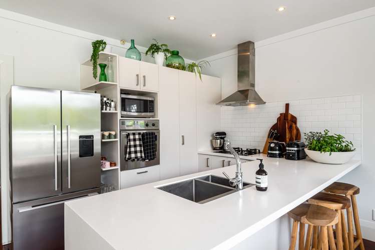 109 Vauxhall Road Narrow Neck_10