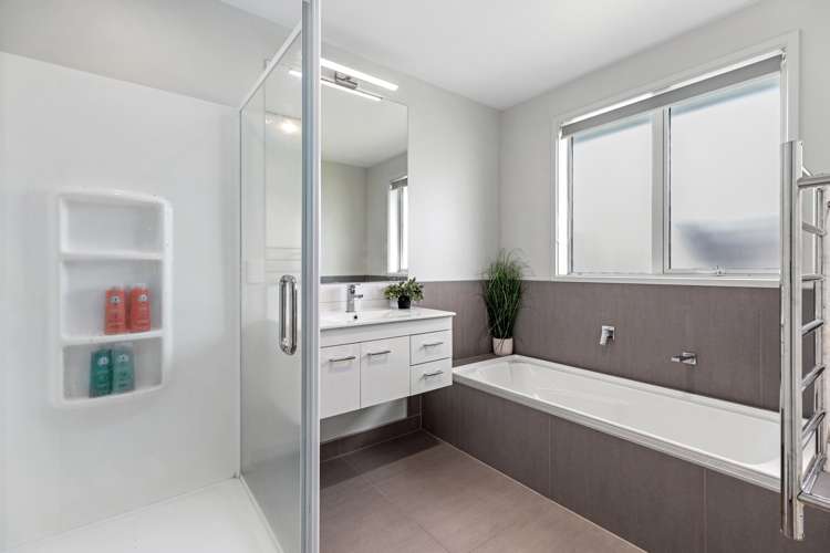 110 Puhirake Crescent Pyes Pa_19