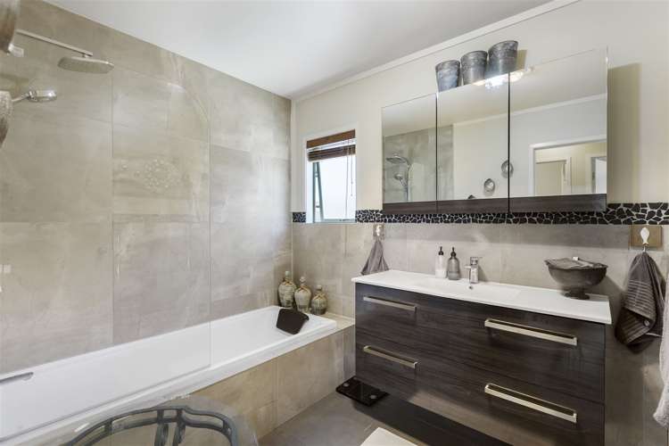 1315 Whangaparaoa Road Army Bay_12