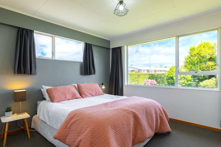 5 Newbourne Crescent Redwoodtown_9