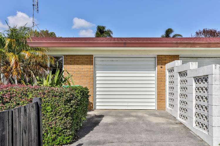 2/5 Vivian Wilson Drive Eastern Beach_5