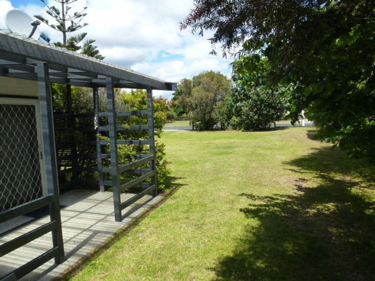 212 Ocean Road Whangamata_23