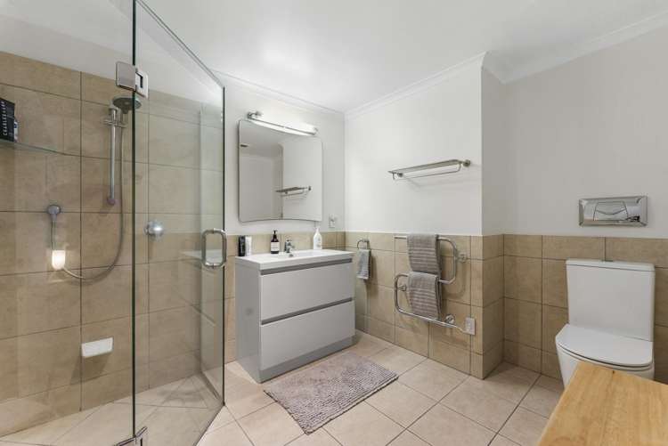 210/136 Marine Parade Mt Maunganui_13