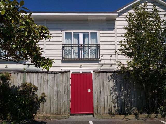 Terrace home in a fantastic location!