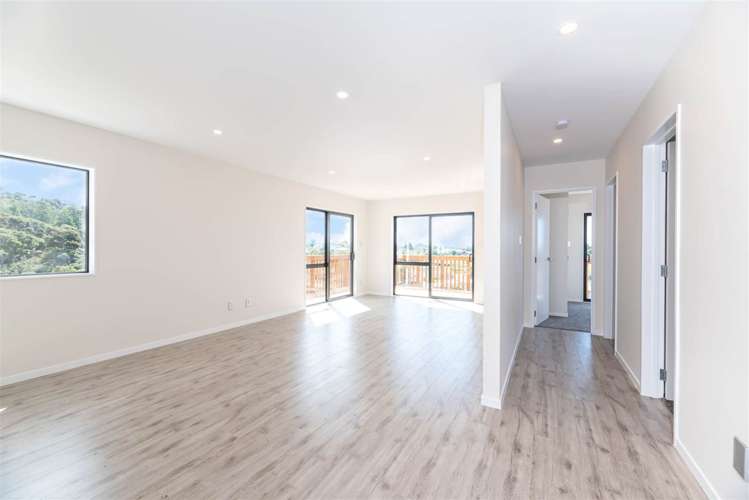 8 Myra G Place Stanmore Bay_15