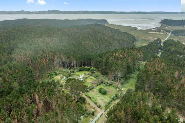 141 Kellys Bay Road Pouto_17