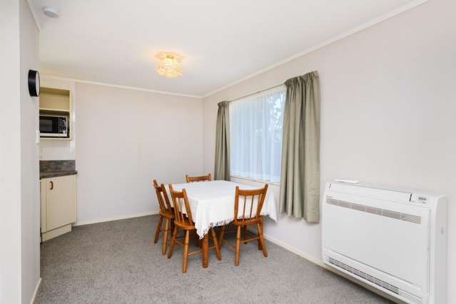 3b Denbigh Square Feilding_4