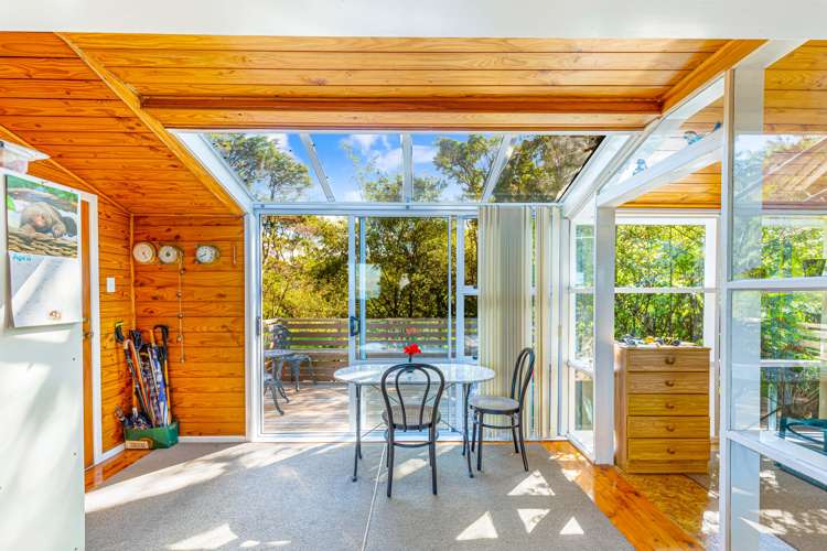 98 Scenic Drive Titirangi_13