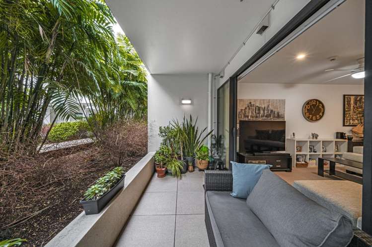 49/8 Thompson Park Road Mount Wellington_16