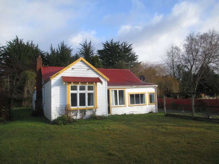 3 Side Street Clinton and Surrounds_0