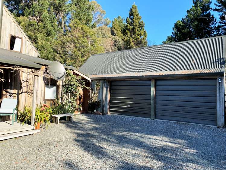 44 Rangihaeata Road Kahurangi National Park_17