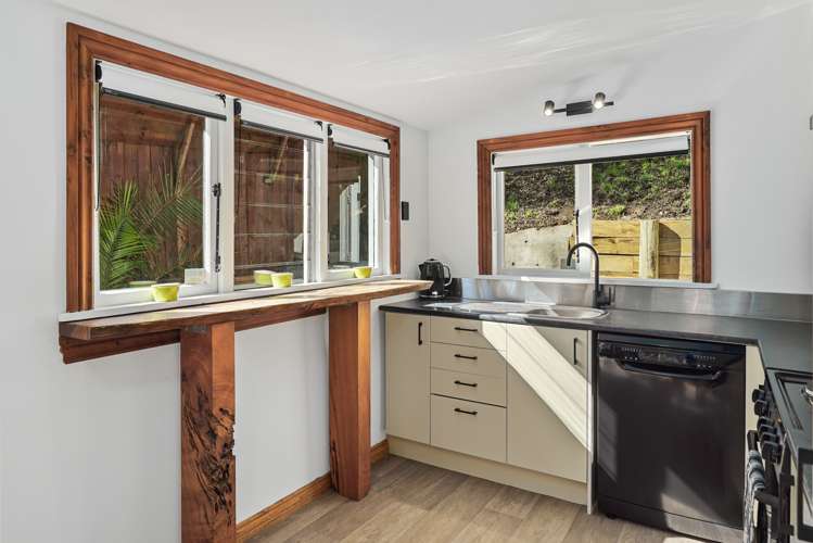 53 Murphy Street Toi Toi_5