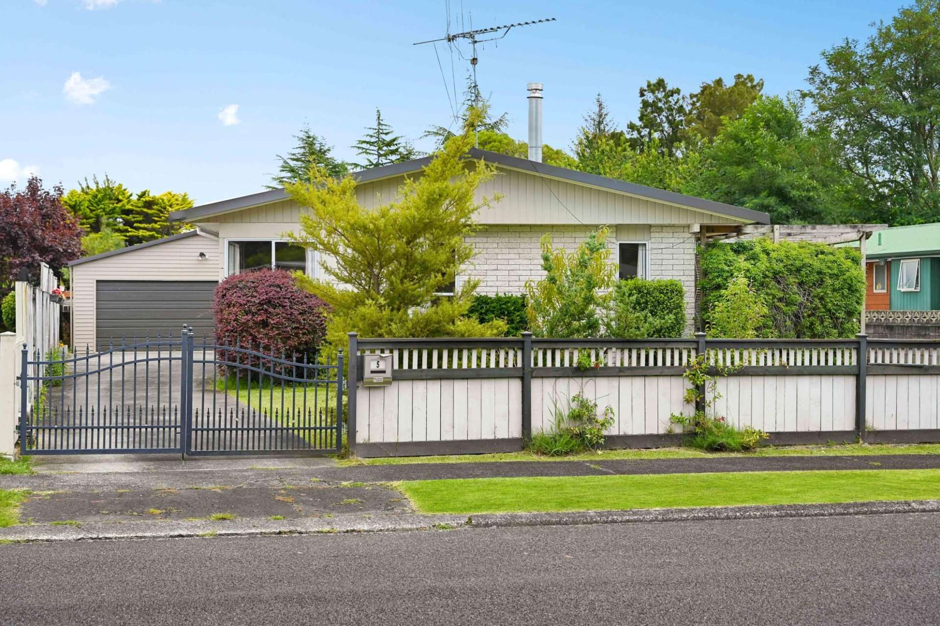  5 Brookbank Place Glenview_0