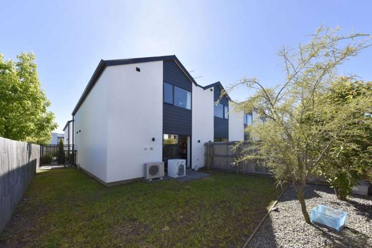 21/15 Bunyan Street Waltham_4