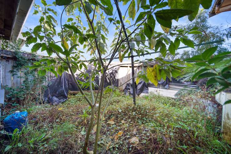 A rundown two-bedroom home on Fitzroy Street, in Papatoetoe, Auckland, was billed as a challenge. Photo / Supplied