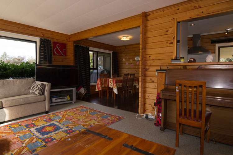942 Kahikatea Flat Road Waitoki_11