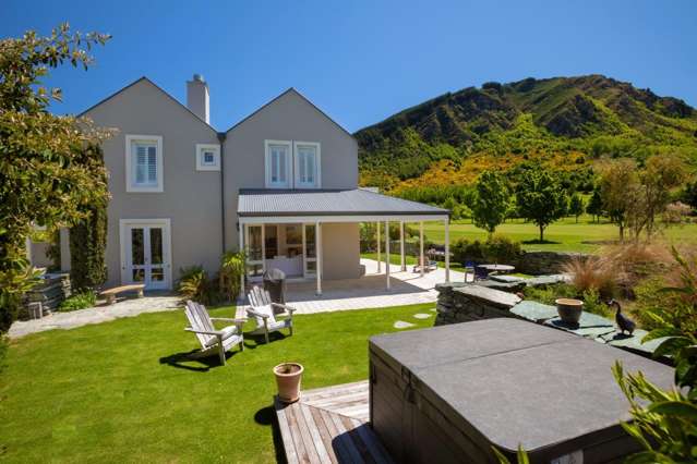 2 Streamside Lane Arrowtown_1