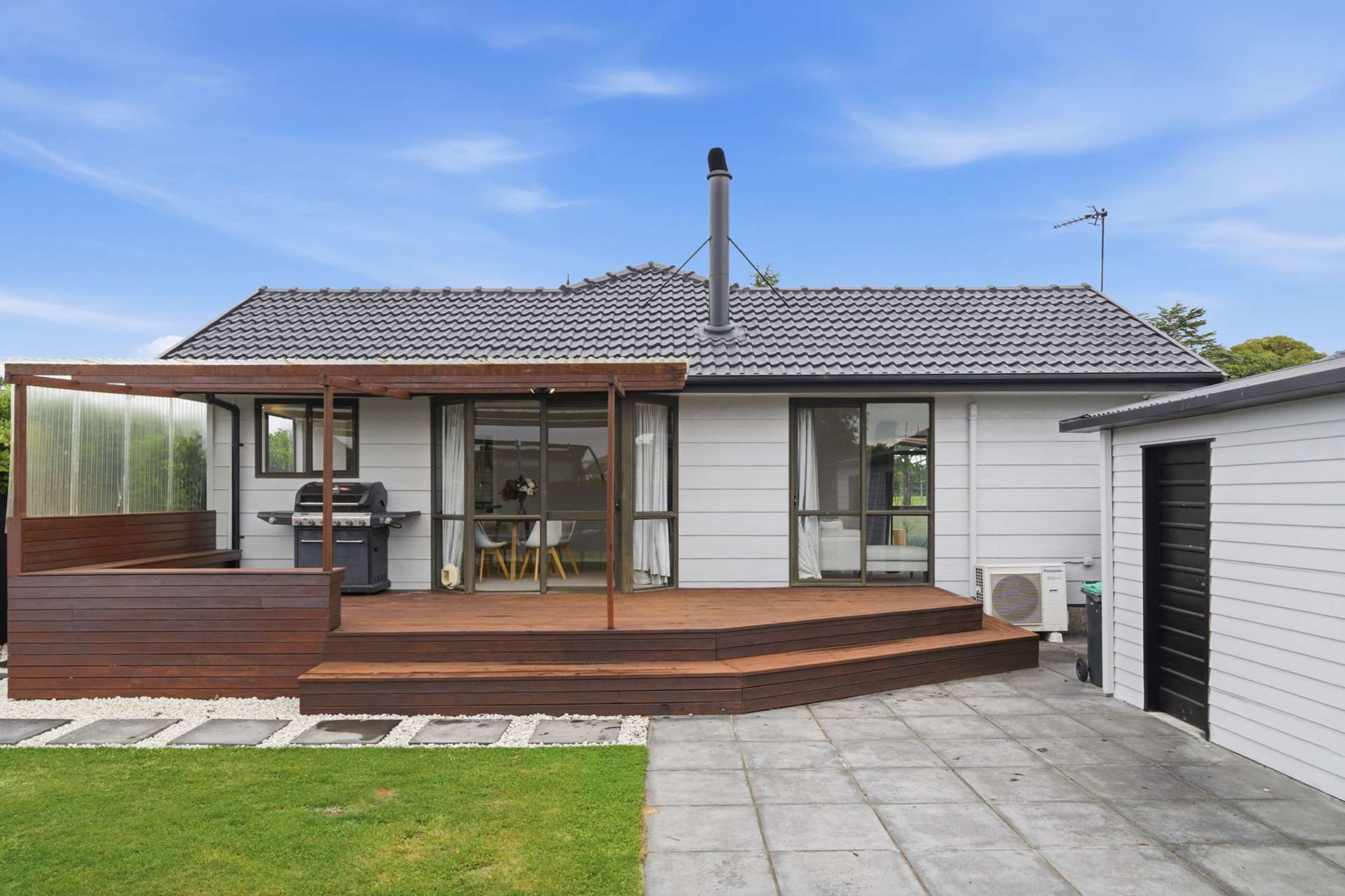 28 Oakley Crescent Hornby_0