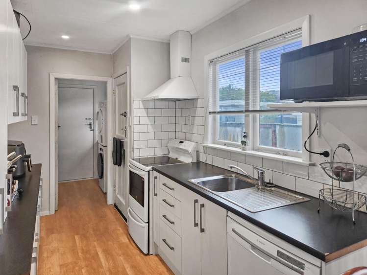 27 Russell Road 10629_1