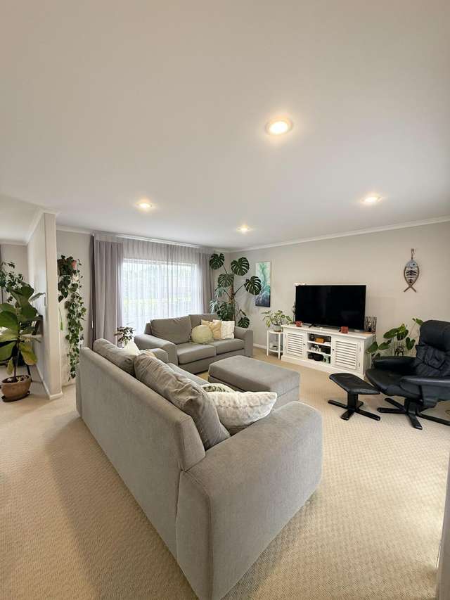 3 Savona Drive Flat Bush_3