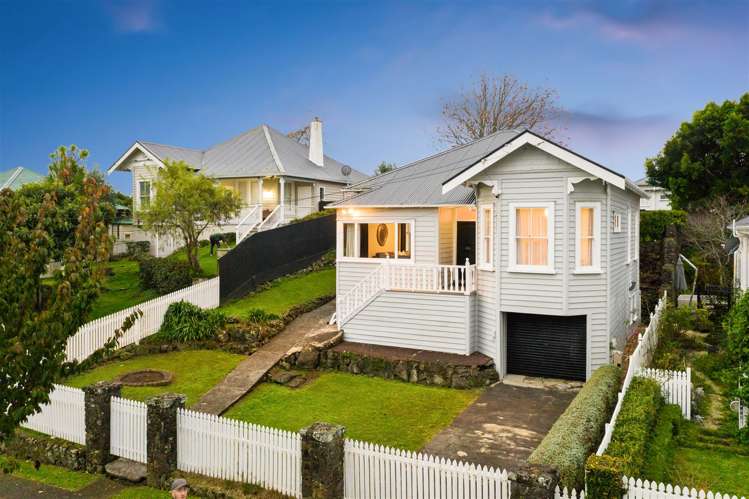 7 Leslie Avenue Sandringham_13