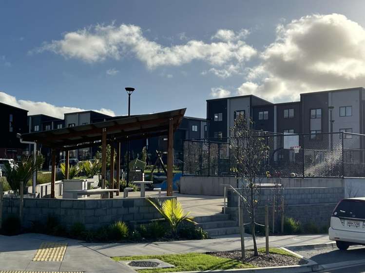 357 Glengarry Road Glen Eden_15