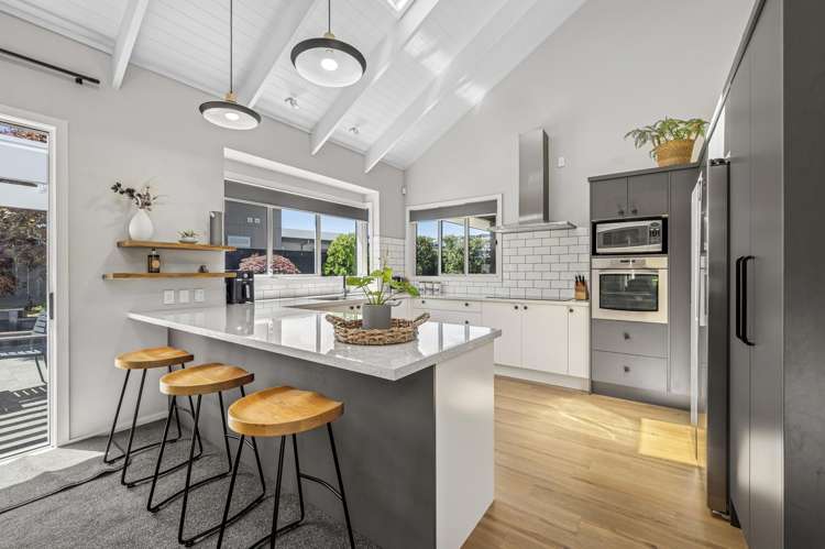 9 Coprosma Crescent Waipahihi_7