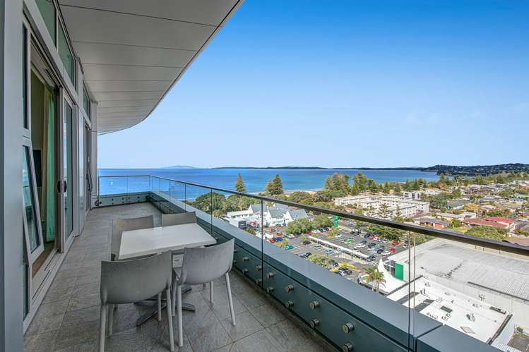 1213/11 Tamariki Avenue Orewa_9