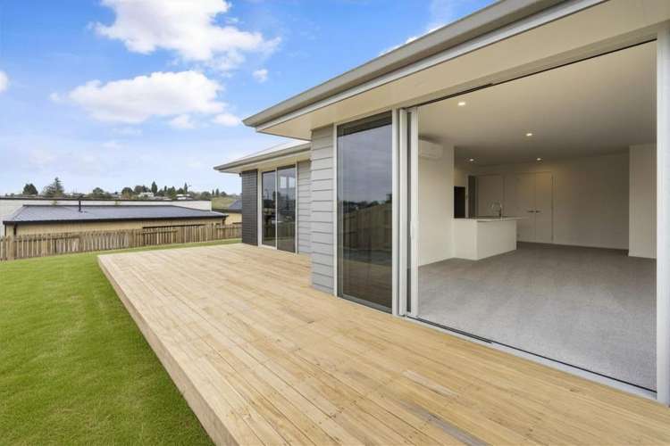 27 Saddle Terrace 11385_14