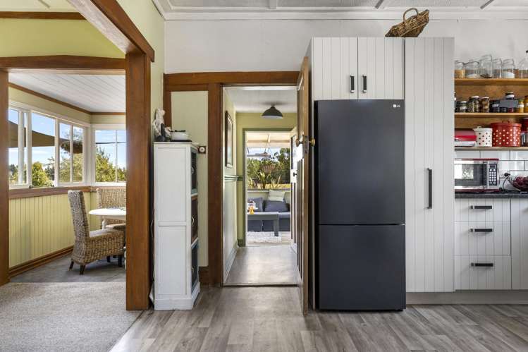 312 Whangamata Road Kinloch_11