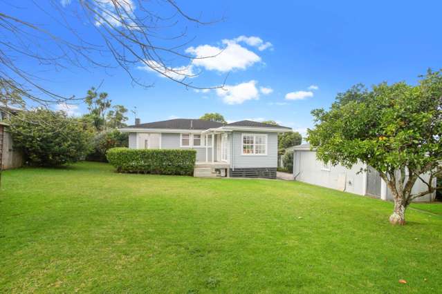 LOOK!! 819m² Land! House! Trees! Glendowie Border!