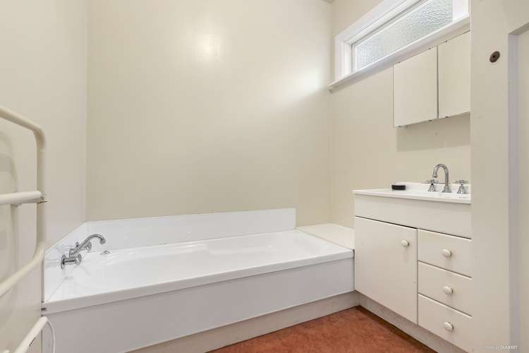 74 Hankey Street Mount Cook_10