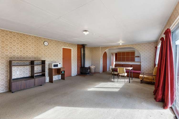 6 Briscoe Street Awakino_11