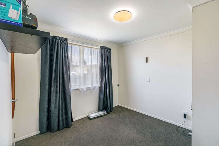 1/1 Cooper Place Papakura_11