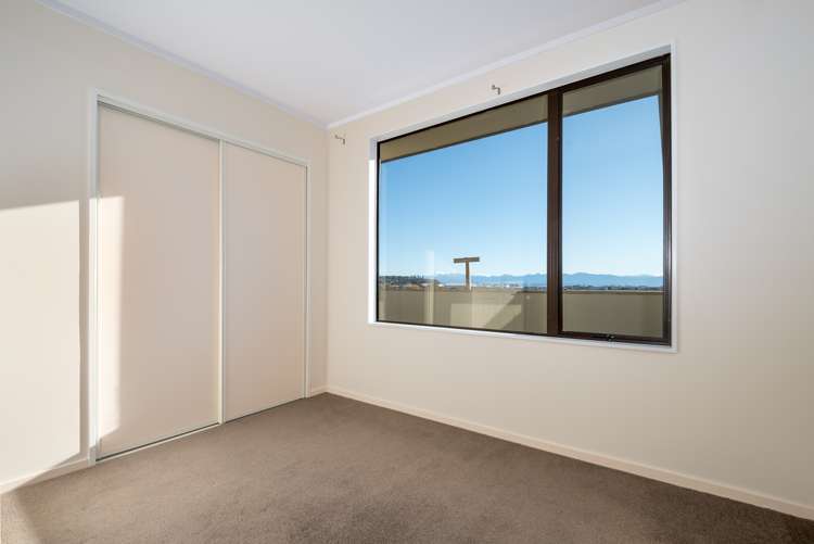 16 Iwa Road The Wood_5