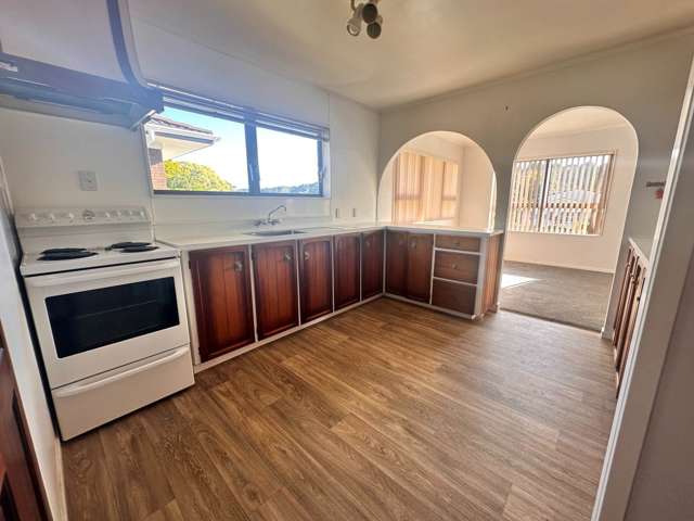 38 Fairway Drive Kamo_1