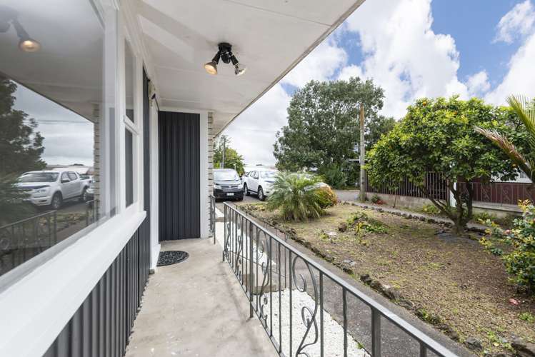 2/215 Swanson Road Henderson_18